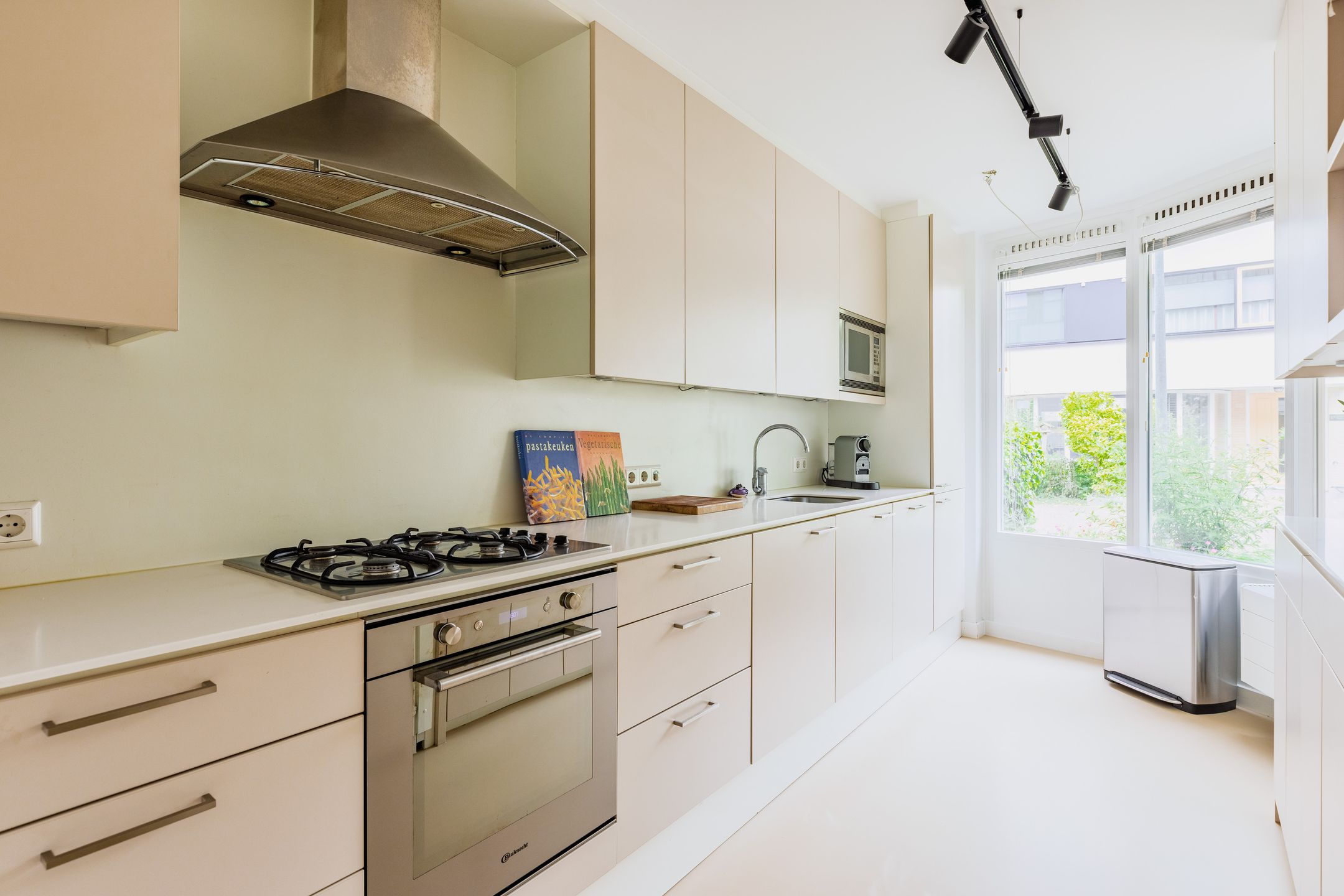 Photo 18 of Frederica Zeijdelaarweg 18