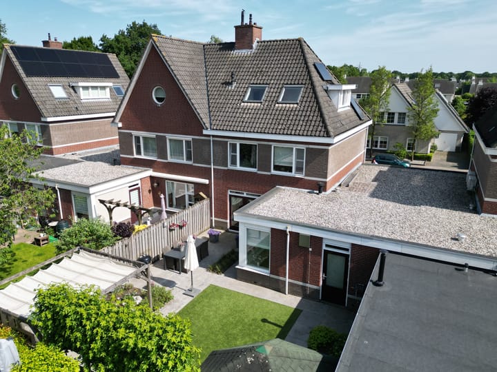 Foto 1 van Zwerfvelden 27