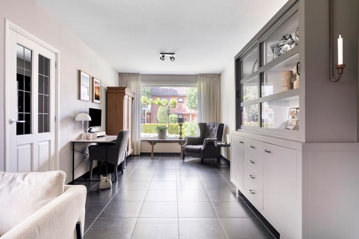 Photo 9 of Narcisstraat 12