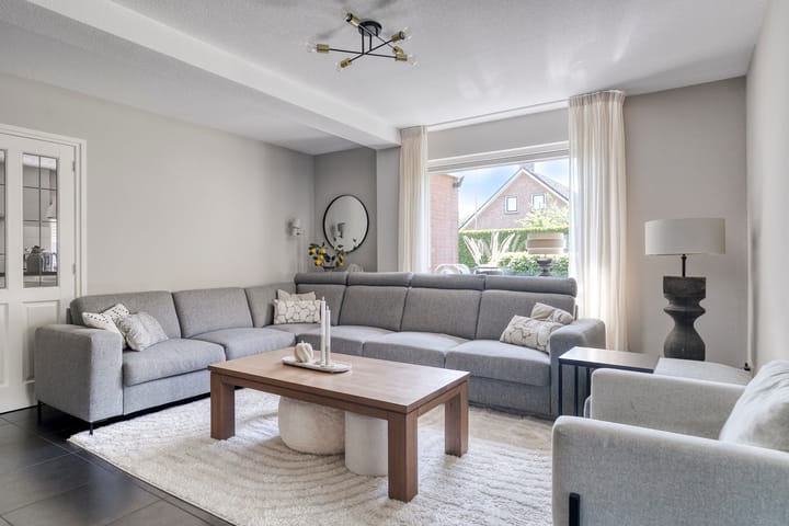 Photo 10 of Narcisstraat 12