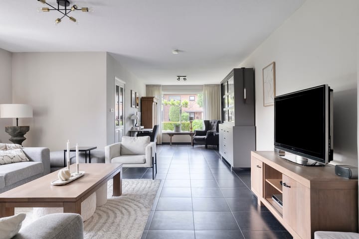 Photo 12 of Narcisstraat 12