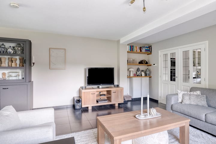 Photo 13 of Narcisstraat 12