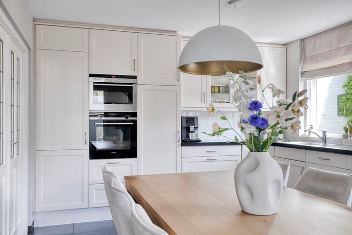 Photo 17 of Narcisstraat 12