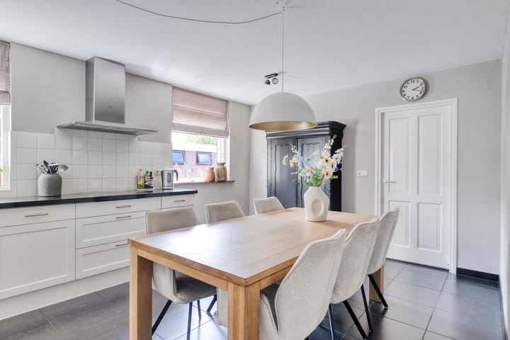 Photo 15 of Narcisstraat 12