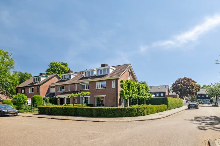 Photo 8 of Narcisstraat 12