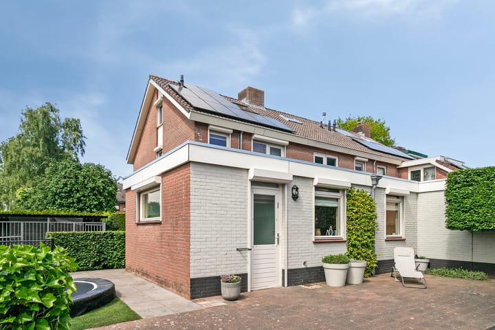 Photo 32 of Narcisstraat 12