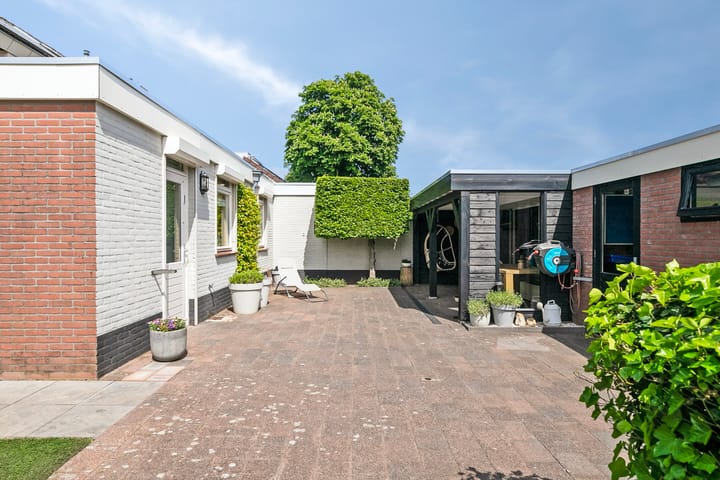 Photo 33 of Narcisstraat 12