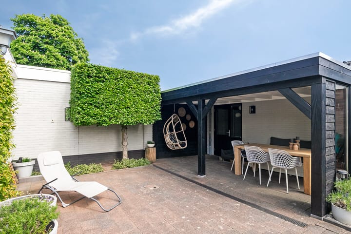 Photo 35 of Narcisstraat 12