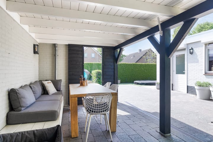 Photo 36 of Narcisstraat 12