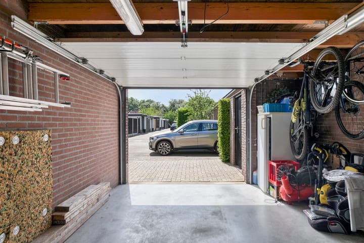 Photo 39 of Narcisstraat 12