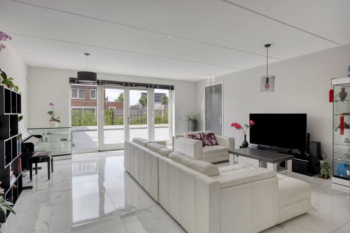 Foto 4 van Annie M.G. Schmidthof 4