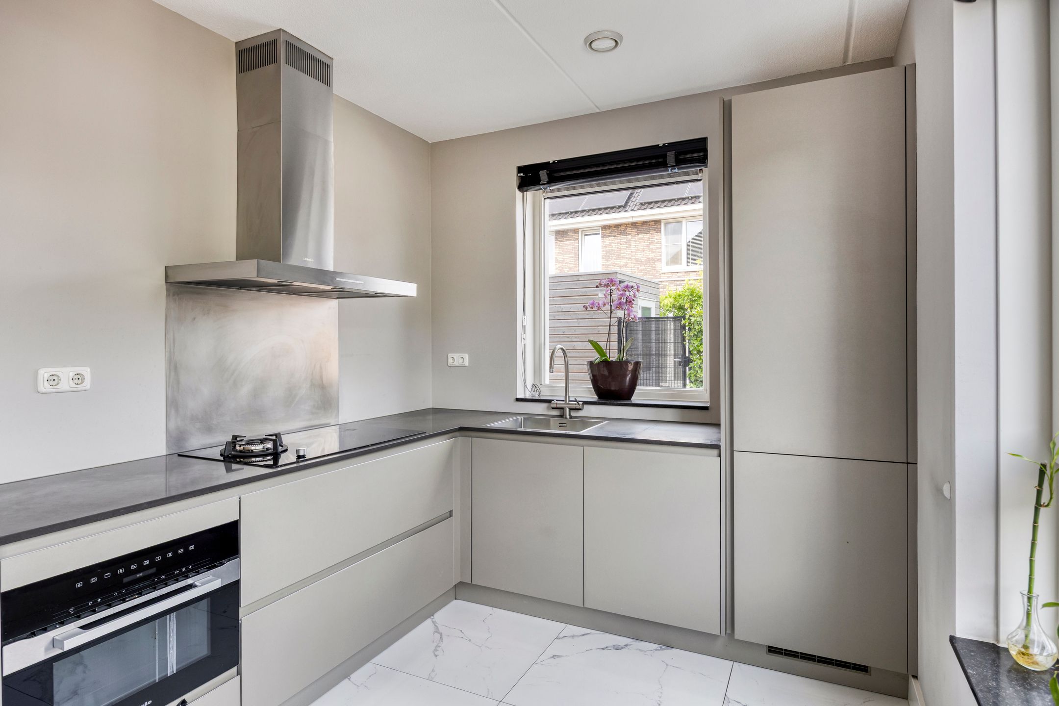 Foto 9 van Annie M.G. Schmidthof 4