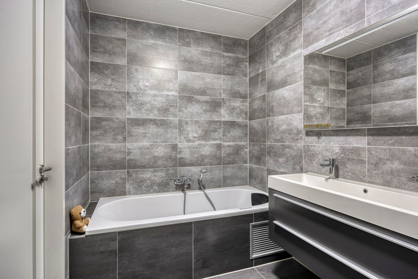 Foto 19 van Annie M.G. Schmidthof 4