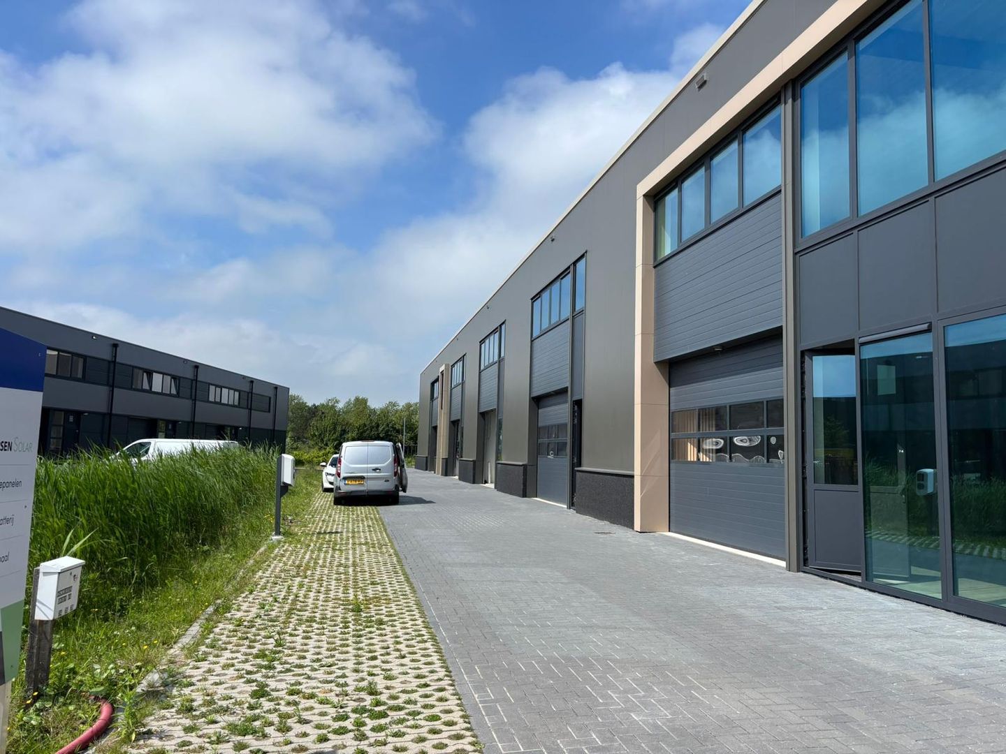 View photo 2 of Jelle Zijlstraweg 76