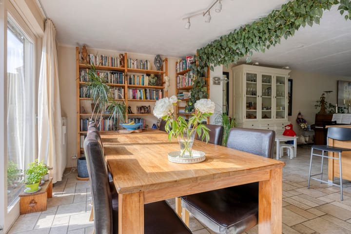 Foto 16 van Marga Klompélaan 109