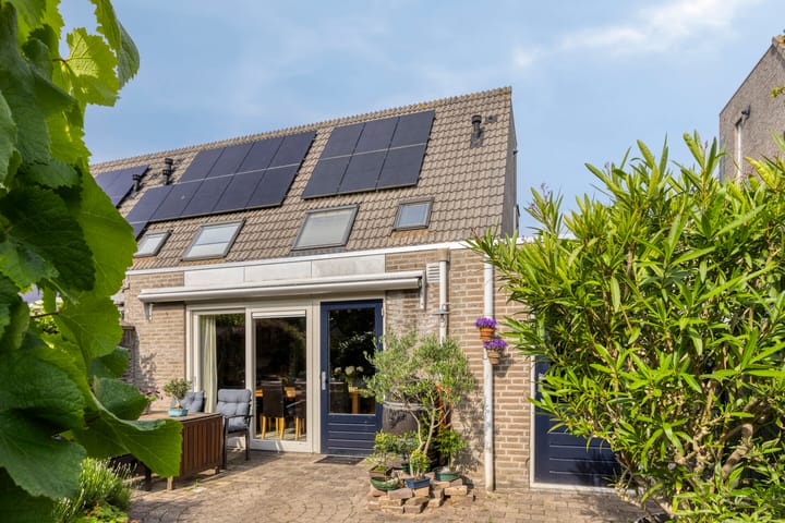 Foto 44 van Marga Klompélaan 109