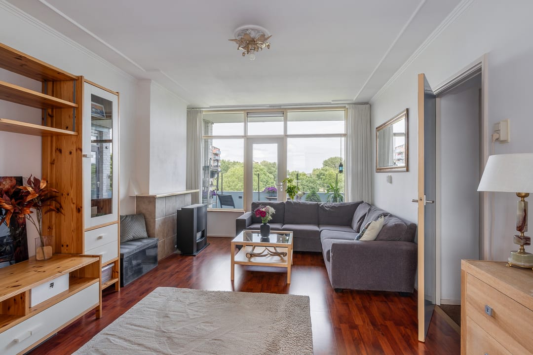 Photo 8 of Admiraal Trompstraat 31