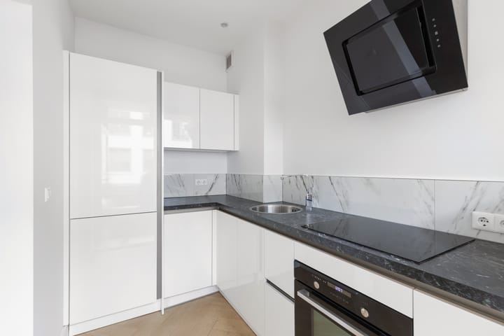 Photo 12 of Oude Binnenweg 48-A