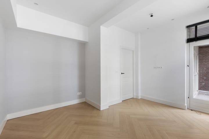 Photo 18 of Oude Binnenweg 48-A