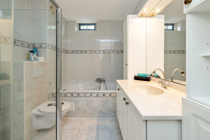 Foto 15 van Leeuwstraat 84