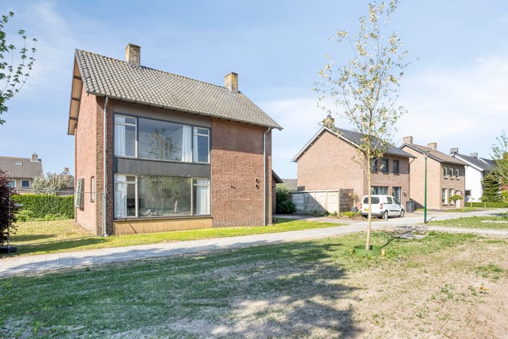 Foto 28 van Edmundus van Dintherstraat 8