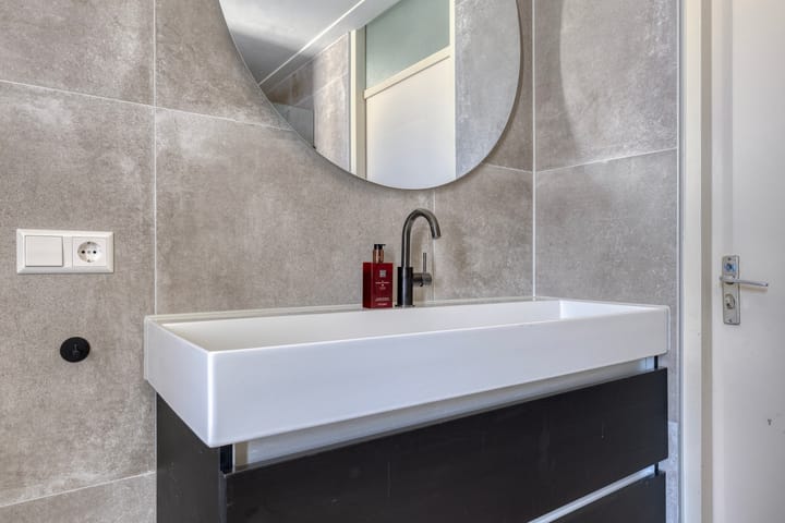 Foto 15 van Bizetstraat 1