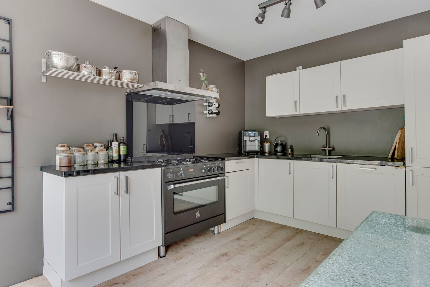 Foto 25 van Schepenen 97