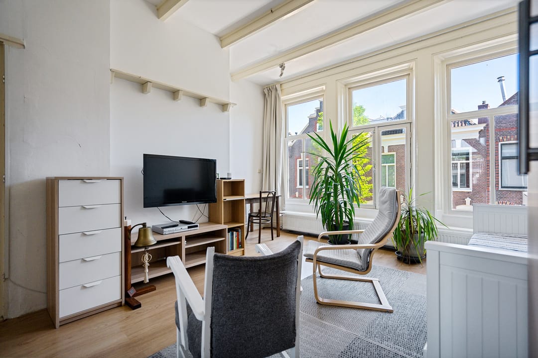 Photo 2 of Annastraat 28-A