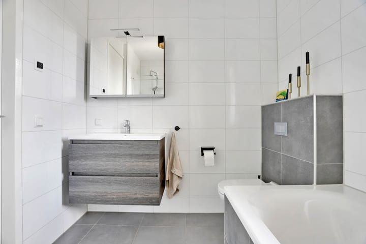 Photo 36 of Leonardo da Vincistraat 28