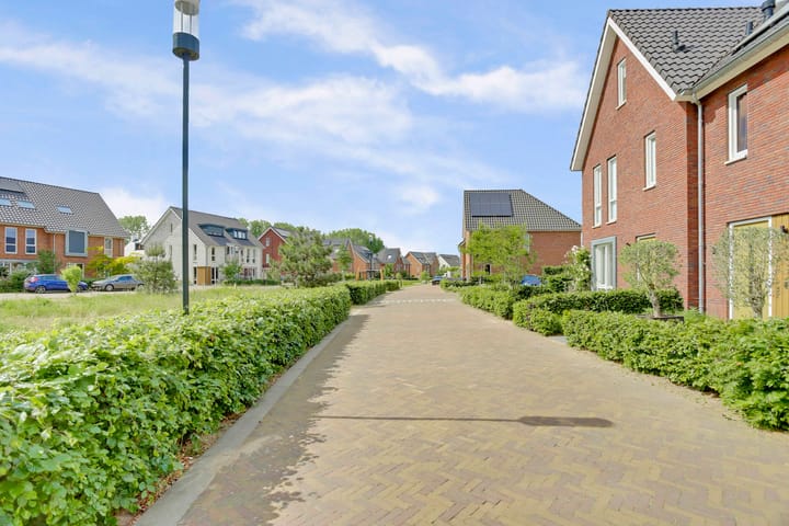 Photo 45 of Leonardo da Vincistraat 28