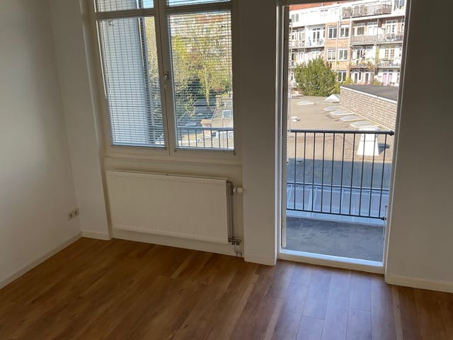 Photo 6 of Sassenheimstraat 7-2