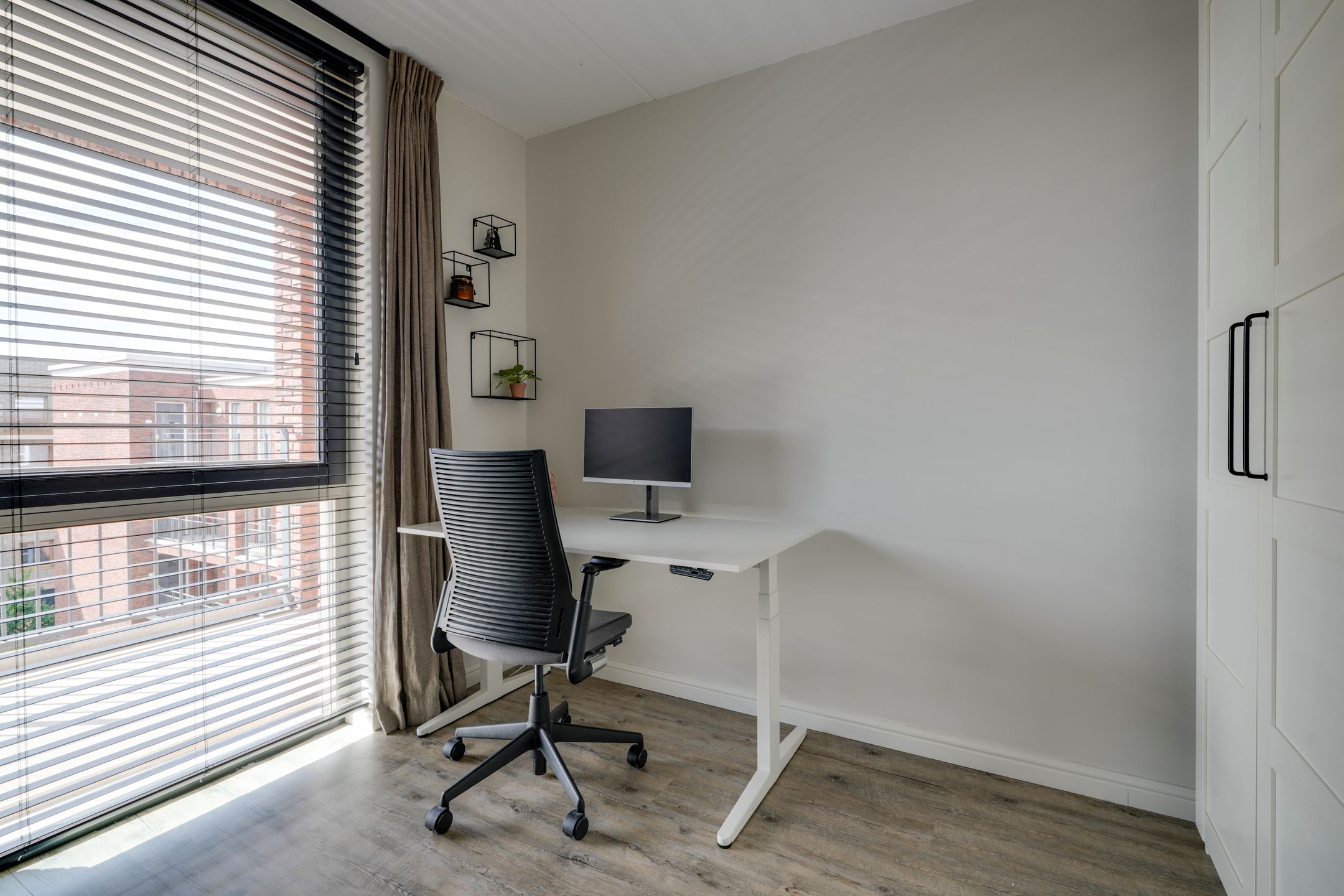 Foto 30 van San Marinostraat 123