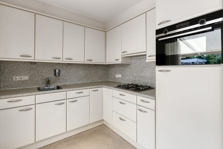 Foto 7 van Smaragd 34