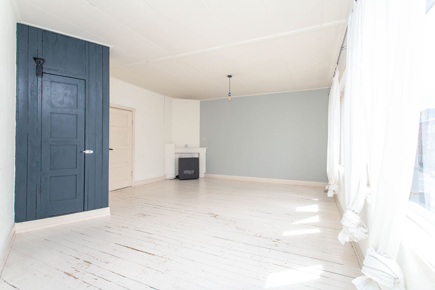 Foto 5 van Laan van Nieuw-Guinea 143-BS