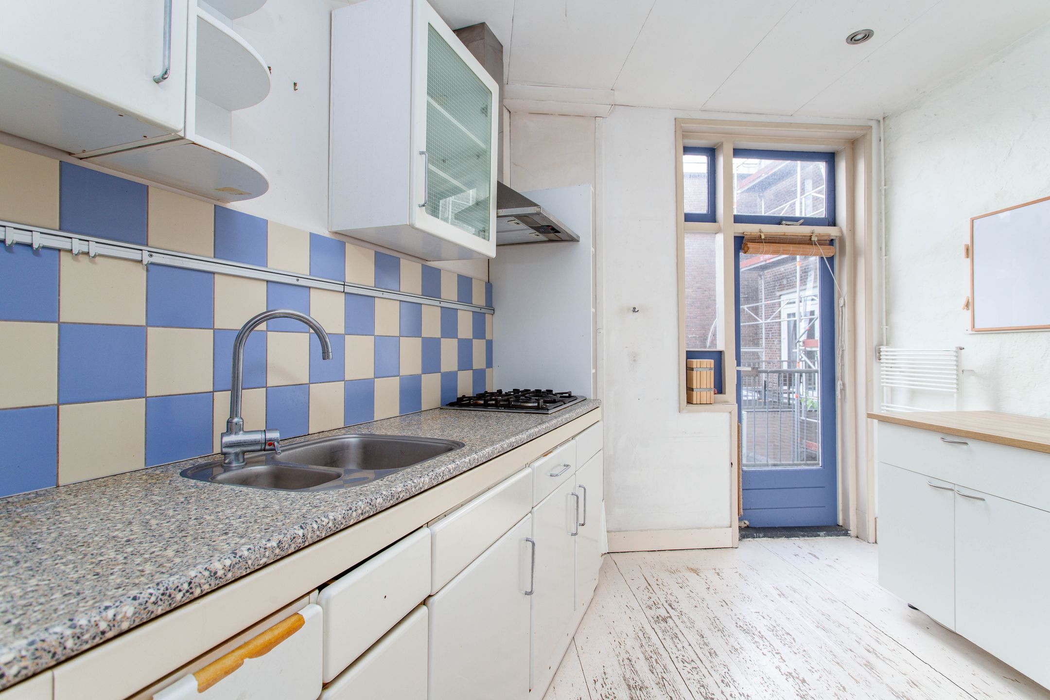 Foto 6 van Laan van Nieuw-Guinea 143-BS