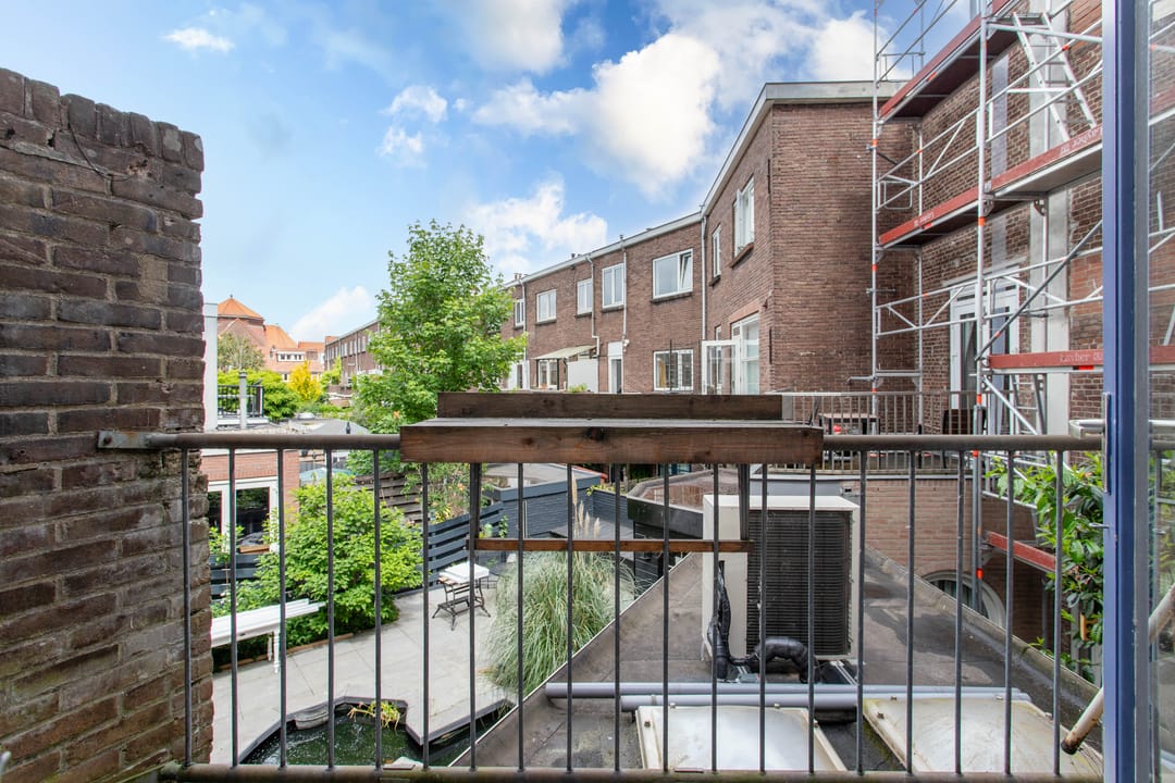 Foto 7 van Laan van Nieuw-Guinea 143-BS