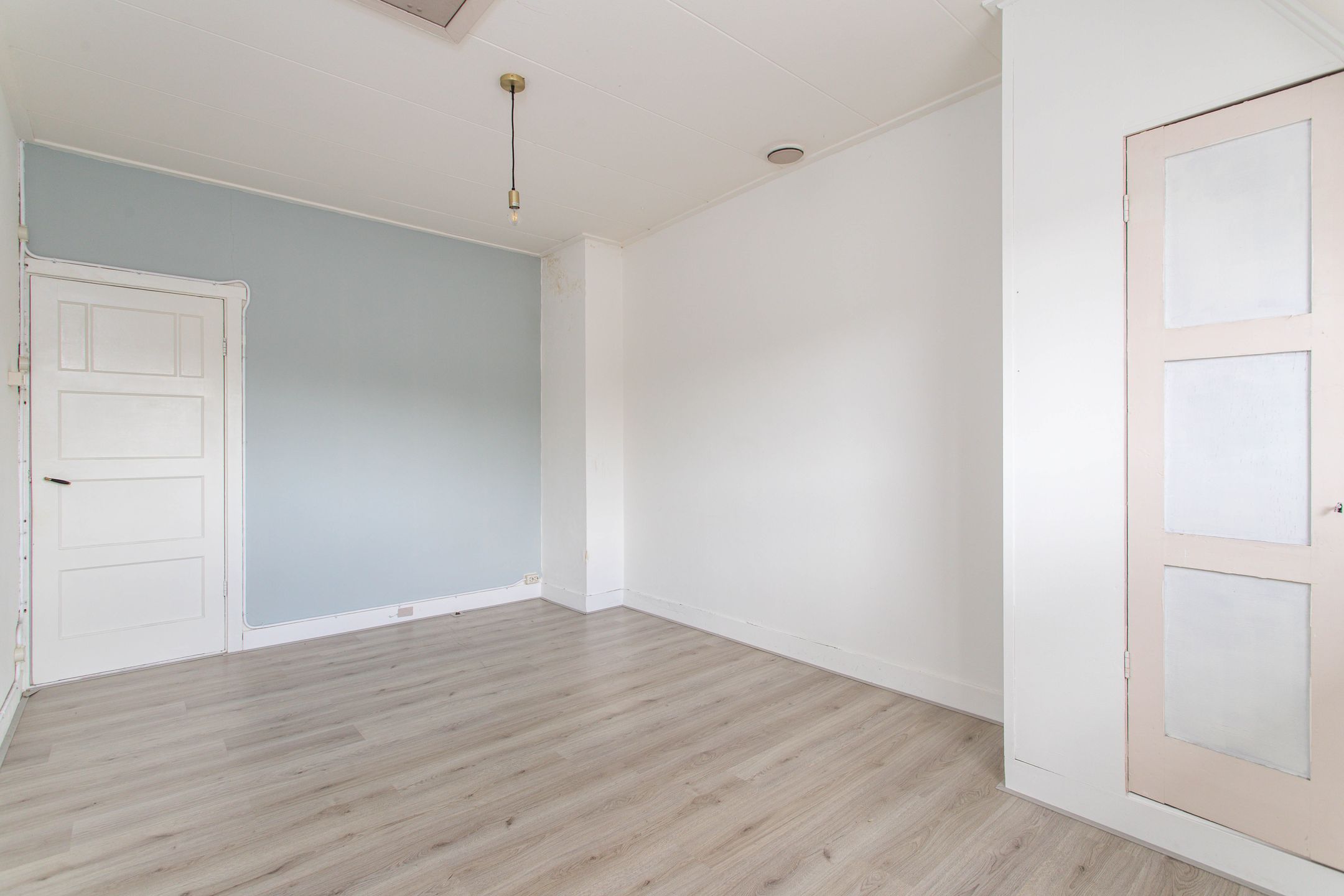 Foto 15 van Laan van Nieuw-Guinea 143-BS