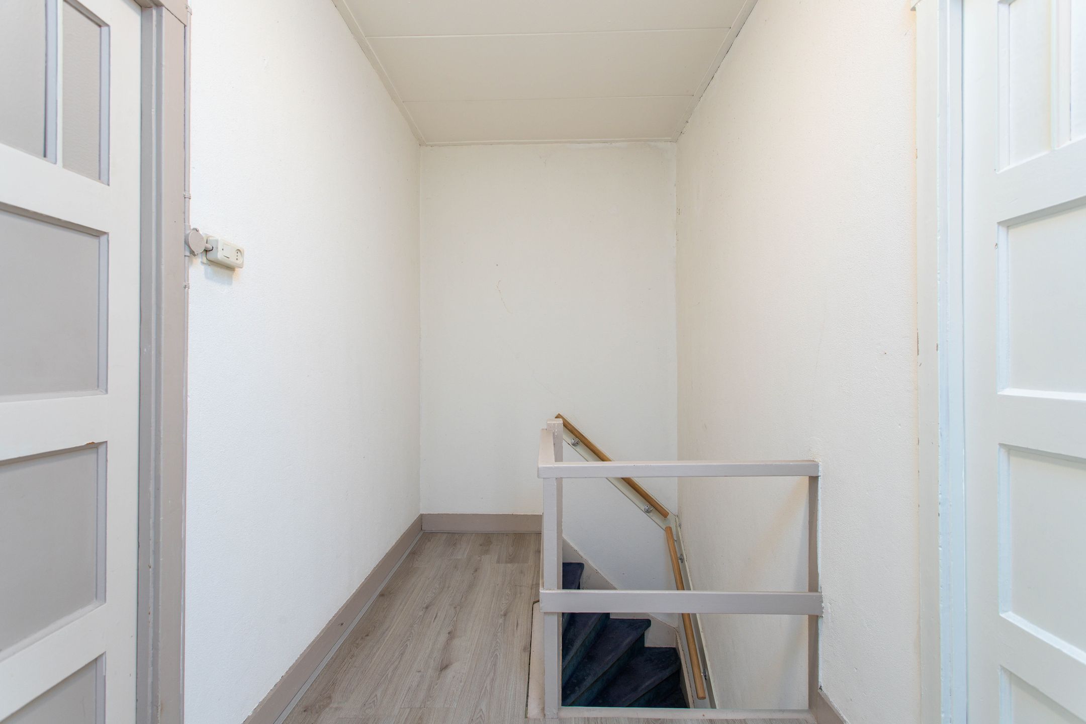 Foto 18 van Laan van Nieuw-Guinea 143-BS