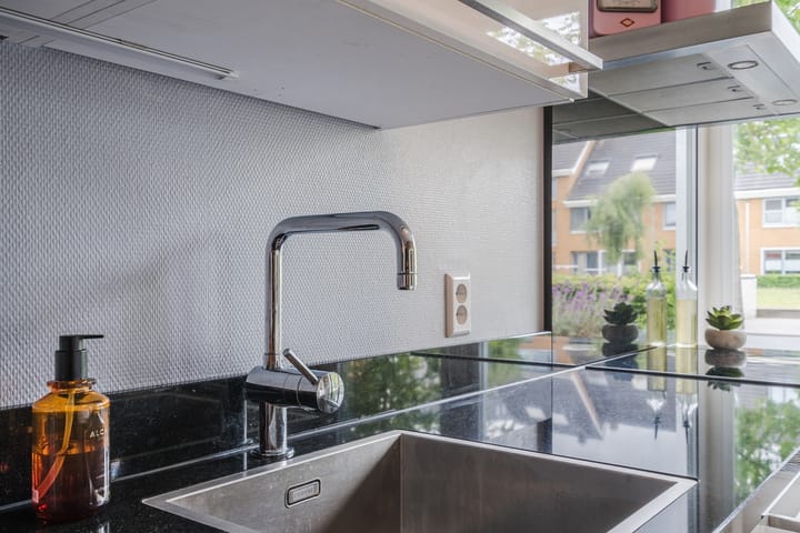 Foto 30 van Simon Carmiggeltplantsoen 16