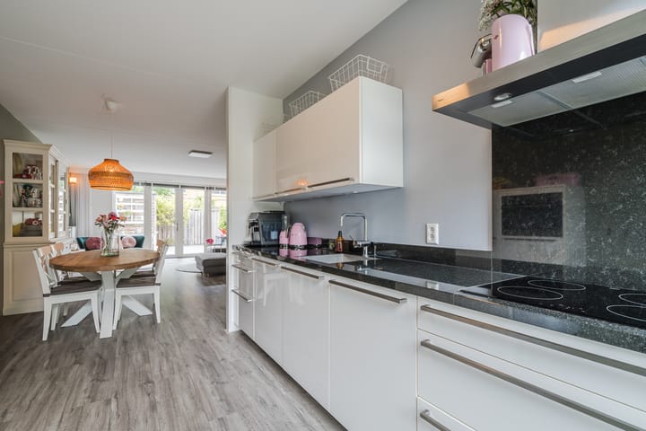 Foto 33 van Simon Carmiggeltplantsoen 16