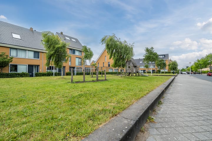 Foto 65 van Simon Carmiggeltplantsoen 16