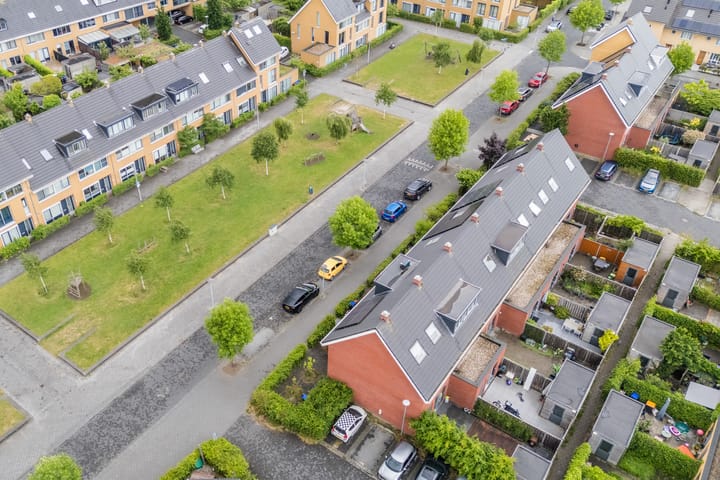 Foto 68 van Simon Carmiggeltplantsoen 16