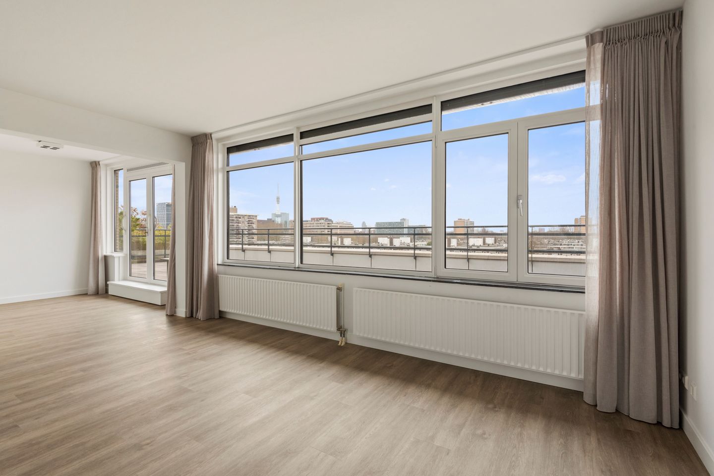 Photo 10 of Van Leijenberghlaan 170