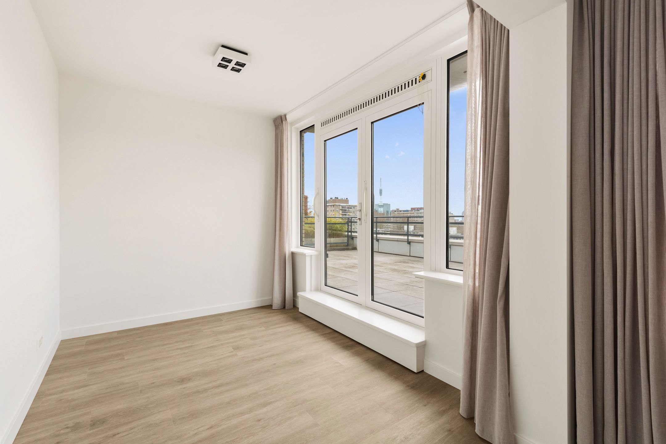 Photo 15 of Van Leijenberghlaan 170