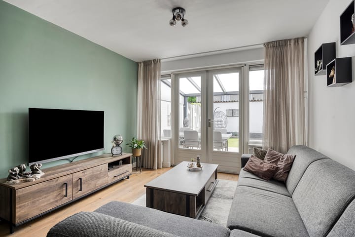 Foto 6 van Albardastraat 125