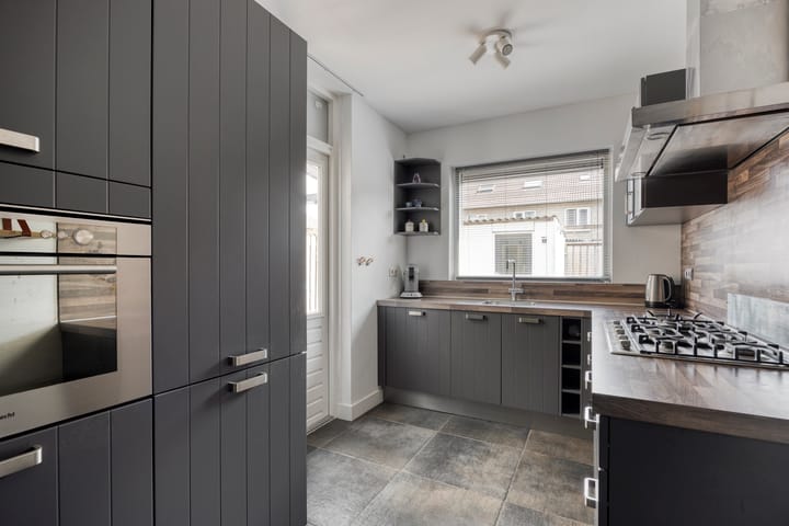 Foto 11 van Albardastraat 125