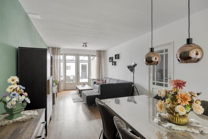 Foto 9 van Albardastraat 125