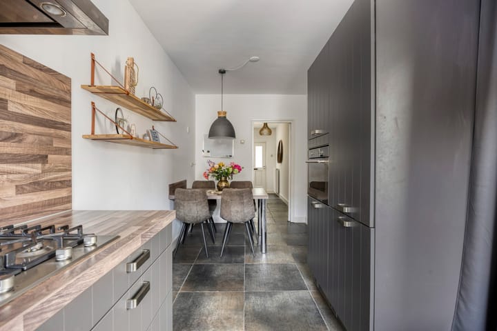 Foto 12 van Albardastraat 125