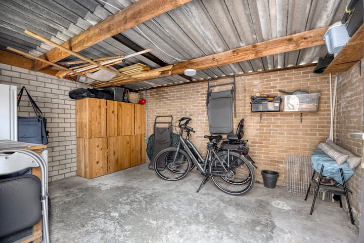 Foto 30 van Albardastraat 125