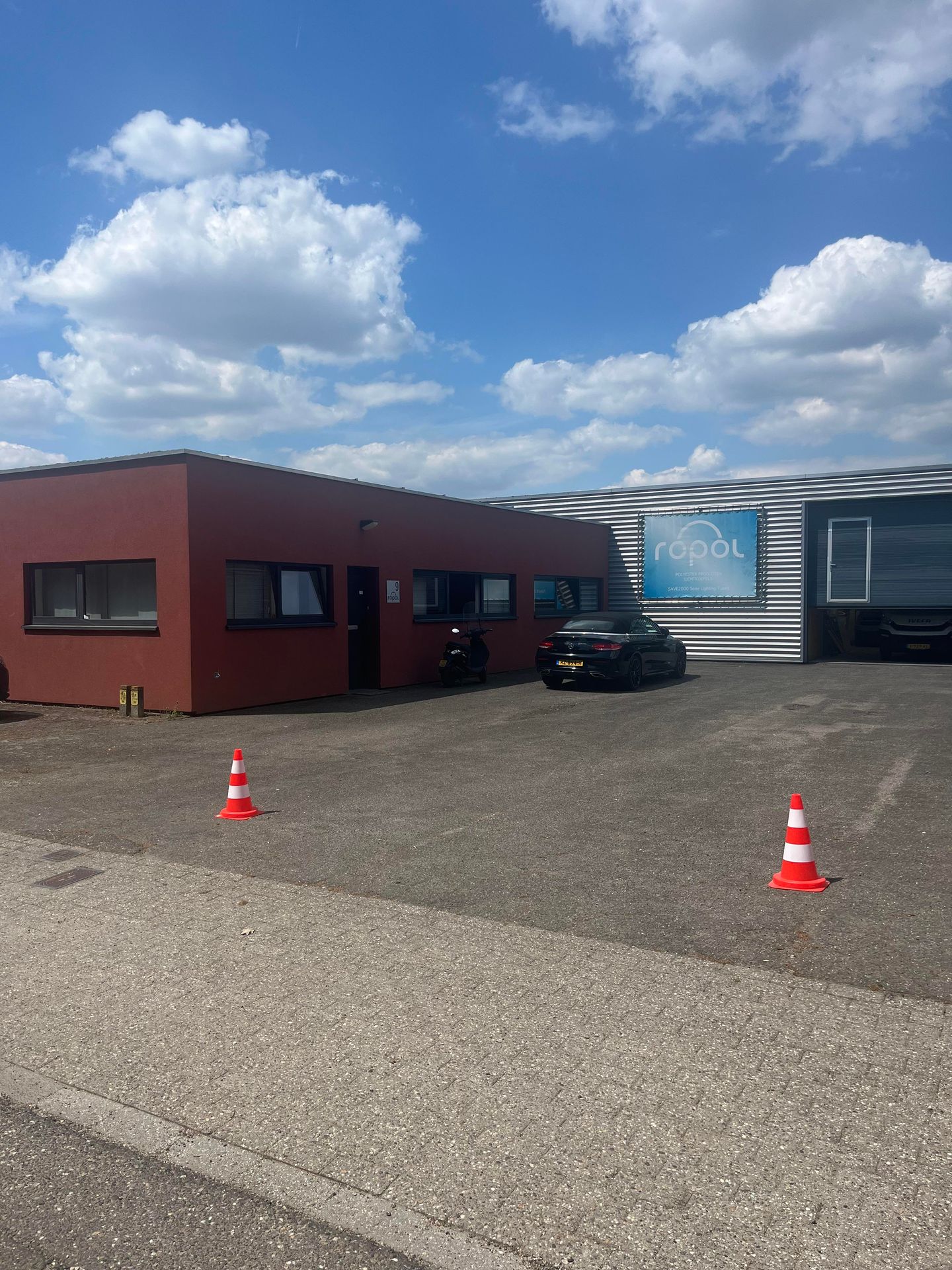 View photo 1 of Industrieweg 9